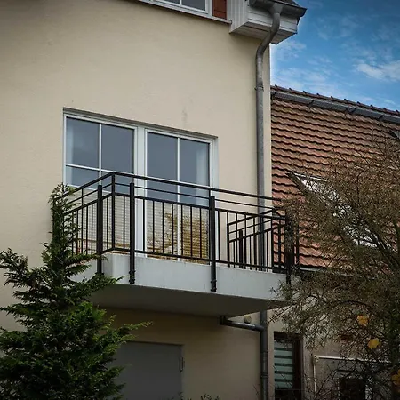 Moderne Apartments Im Herzen Der Stadt Mit Empore In Theaternaehe 